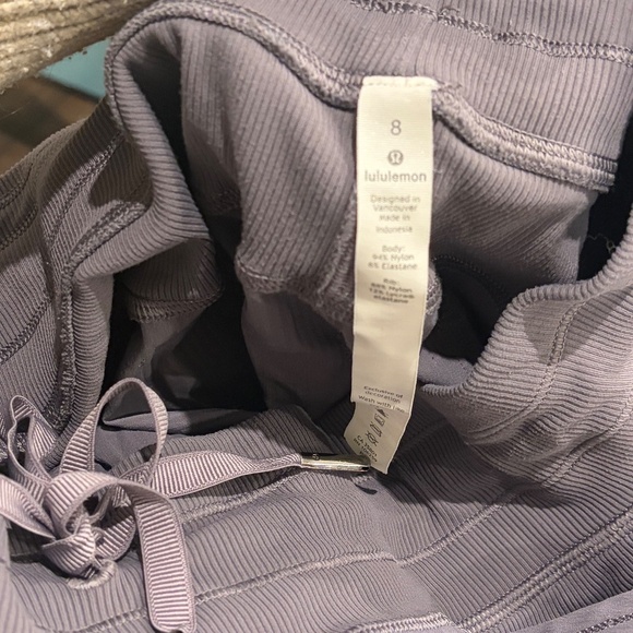 Lululemon Dance Studio Pants Purple Women’s size 8 - Picture 3 of 4